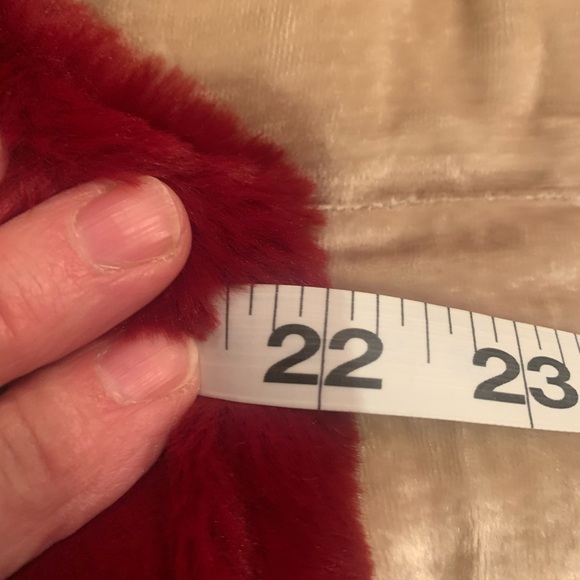 Chic Red Faux Fur Vest - Picture 2 of 8